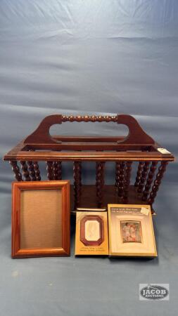 WOODEN MAGAZINE RACK