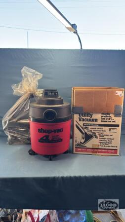 4 GALLON WET/DRY SHOP VAC