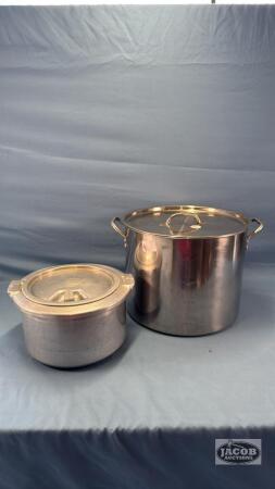 10IN TALL POT WITH LID