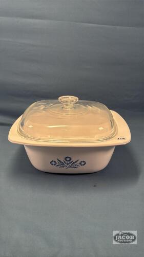 CORNING WARE APPROX. 16CUP CASSEROLE DISH WITH LID