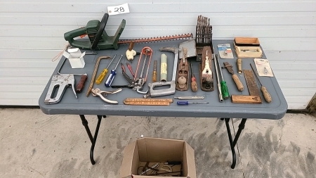B&D Elec. Hedge Trimmer and Tool Lot