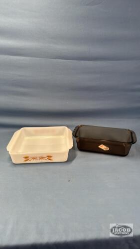 8IN FIREKING CAKE PAN AND 1.5L PYREX LOAF PAN