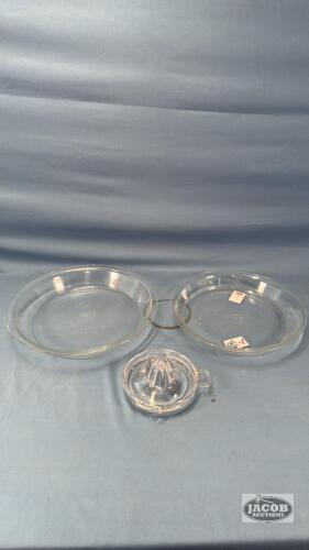 2 PYREX PIE PLATES AND GLASS JUICER