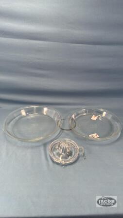 2 PYREX PIE PLATES AND GLASS JUICER