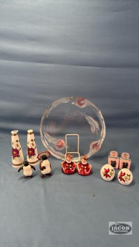 (5) PAIR OF SALT AND PEPPERS ON A 10IN GLASS PLATE