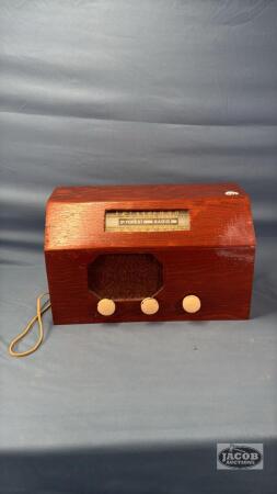 DEFOREST TABLE TOP RADIO IN PLYWOOD CASE