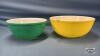 4 QUART AND A 2.5 QUART PYREX MIXING BOWLS - 2