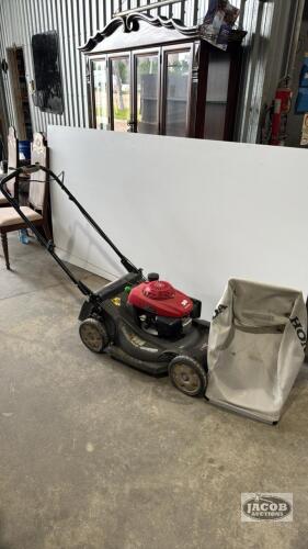 HONDA HRX 217 SELP PROPELLED PUSH MOWER