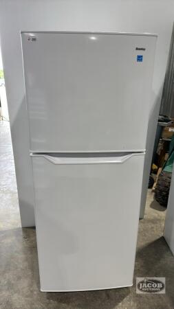 DANBY APPARTMENT SIZED FRIDGE