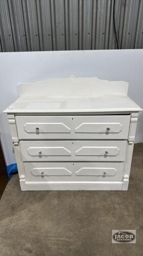 PAINTED 3 DRAWER CHEST