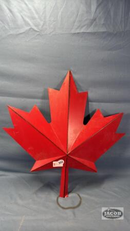 TIN MAPLE LEAF WALL ART
