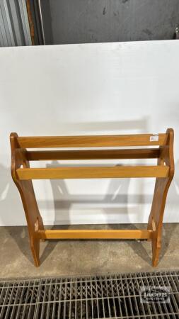 PINE QUILT RACK