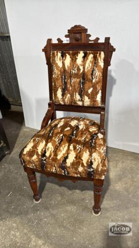 EASTLAKE STYLE PARLOUR CHAIR