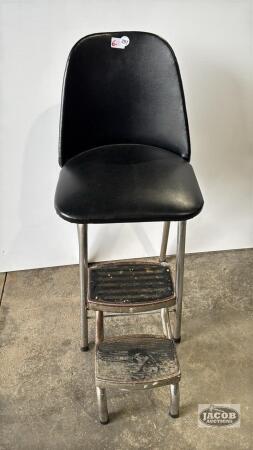 VINYL STOOL WITH FOLDING FOOT REST