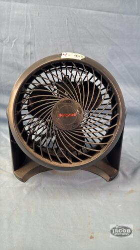 10IN HONEYWELL FAN