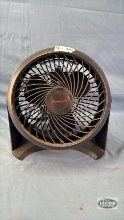 10IN HONEYWELL FAN