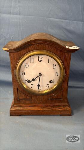 OAK MANTLE CLOCK