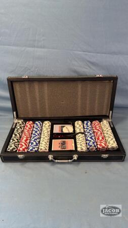 POKER CHIP SET IN LEATHER CASE