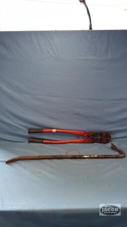 24IN BOLT CUTTERS AND A 30IN PRY BAR
