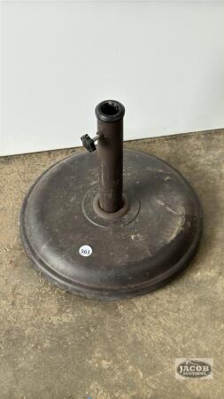 METAL UMBRELLA STAND