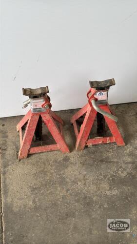 (2) 3 TONNE AXLE STANDS