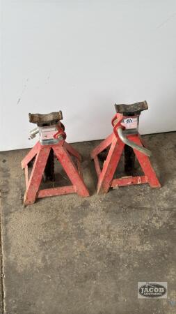 (2) 3 TONNE AXLE STANDS
