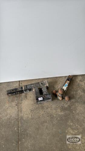TRAILER HITCH LOT