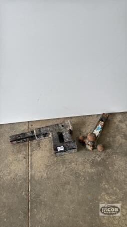 TRAILER HITCH LOT