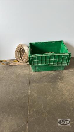 TOTE WITH FOLDING LID AND QUANTITY OF STRAPS