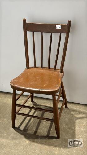 SPINDLE BACK WOODEN CHAIR