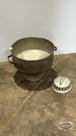 MILK STRAINER