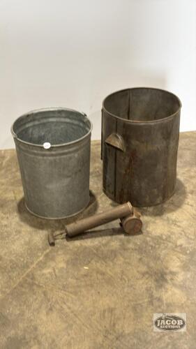 METAL PAIL LOT WITH SPRAYER