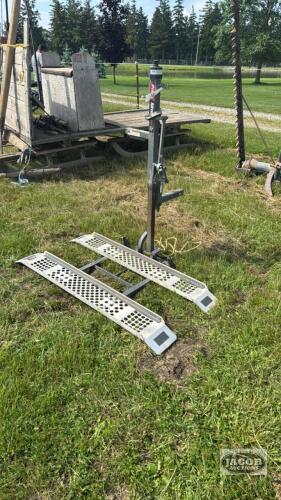 PRIDE SILVER STAR WHEEL CHAIR LIFT