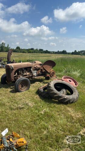 FERGUSON TRACTOR FOR RESTORATION