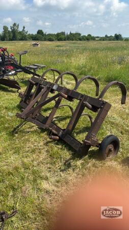 GRAHAM 3PTH 90IN CHISEL PLOW
