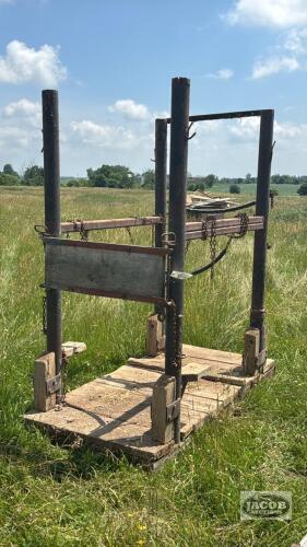 HORSE SHOEING STOCK