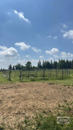 (12) 12FT SECTIONS FOR ROUND PEN WITH ENTRANCE GATE THAT IS BENT