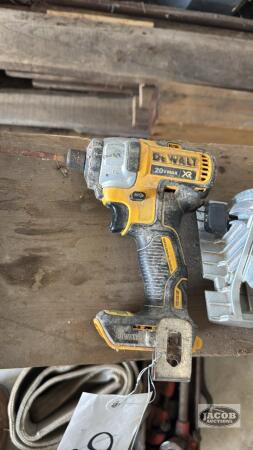 DEWALT 20VOLT 1/4IN IMPACT AND 6.5IN CIRCULAR SAW