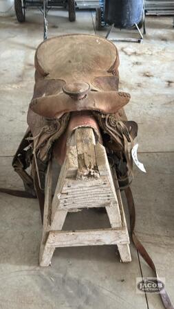 15IN WESTERN SADDLE