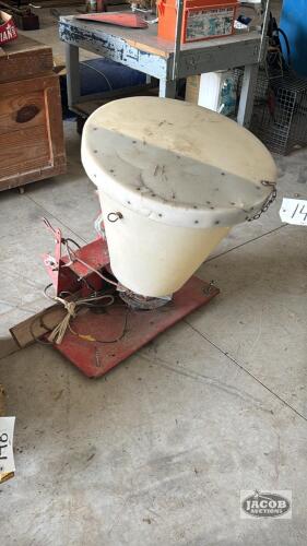BROADCAST SPREADER