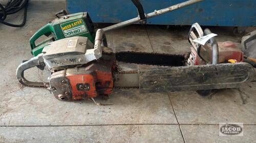 (2) CHAIN SAWS AND (1) STRING TRIMMER (NOT RUNNING)