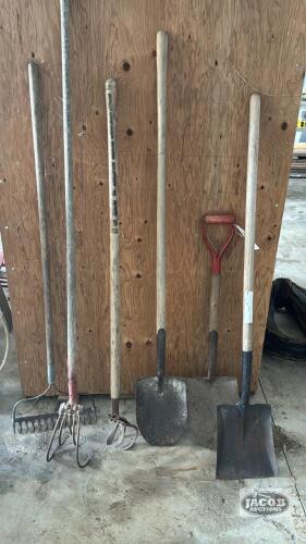 GARDEN TOOL LOT
