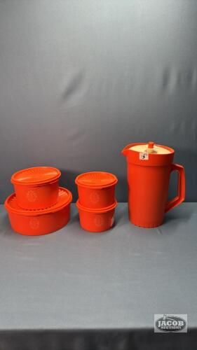 (4) STACKING TUPPERWARE CANISTERS W/ JUICE PITCHER
