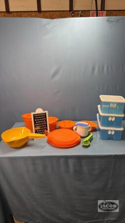 TUPPERWARE LOT