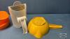 TUPPERWARE LOT - 8