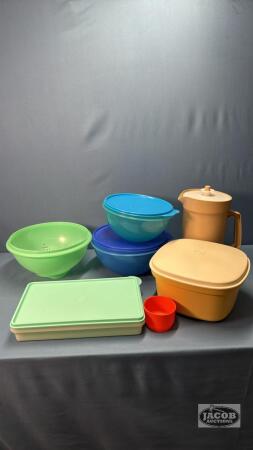 TUPPERWARE LOT