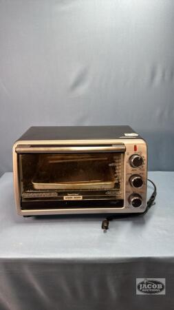 BLACK AND DECKER TOASTER OVEN