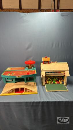 FISHER PRICE PLAY FAMILY SCHOOL AND AIRPORT