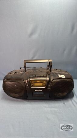 PANASONIC CD / CASSETTE PLAYER