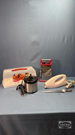 KITCHENWARE LOT